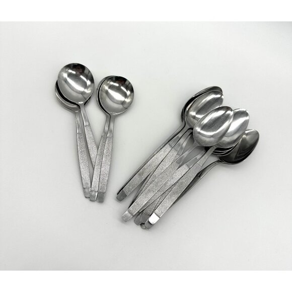 Vintage Spoons World Stainless Steel Taiwan Textured Soup Teaspoon 70s 15 Pieces - Picture 1 of 9